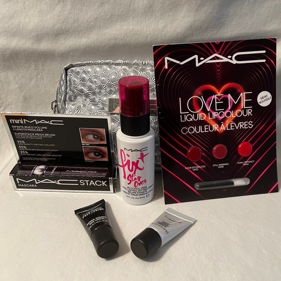 đź’—BRAND NEWđź’— MAC 6 piece travel set w/ Mini MACStack Mascara, Fix+ Stay Overđź’— - Picture 5 of 13
